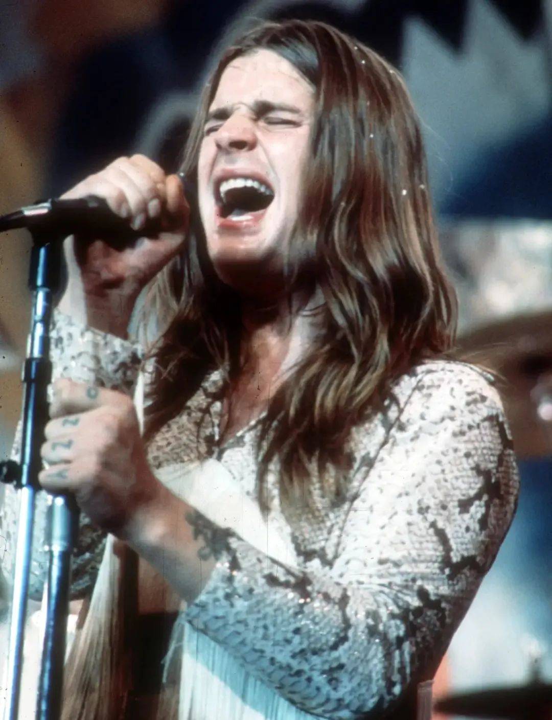 皇冠代理登1租用_“活传奇”去世皇冠代理登1租用！17天前还在开演唱会……