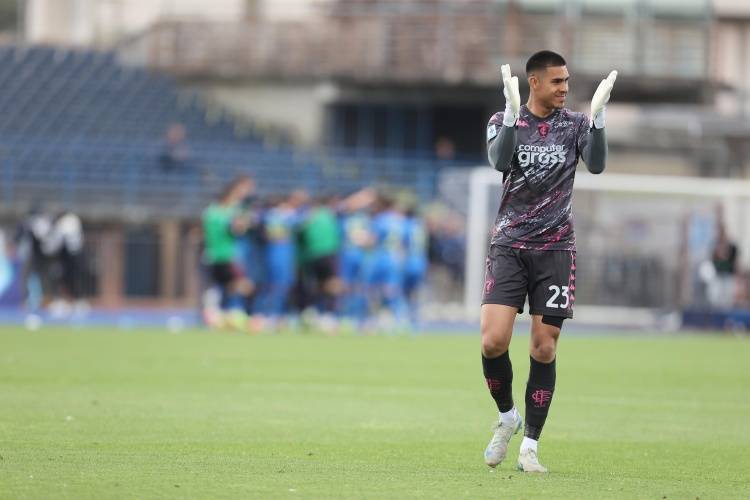 皇冠登3代理申请_官方：AC米兰与27岁门将德维斯-巴斯克斯协商解除合同