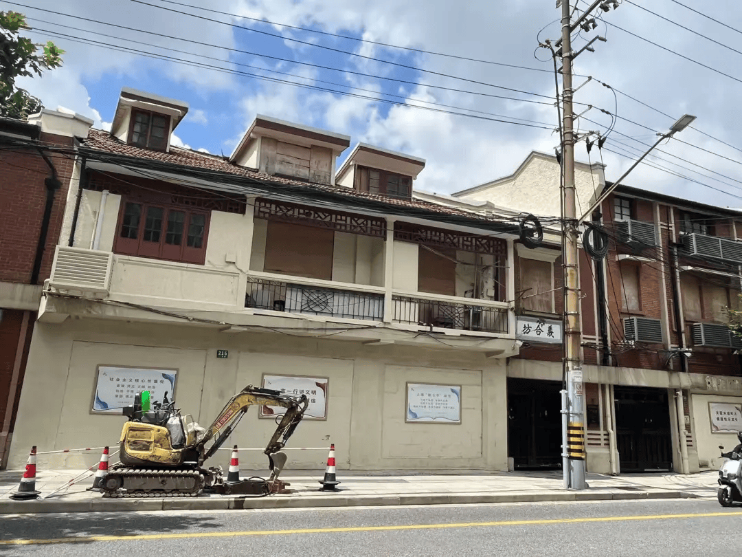 介绍个正网信用网址_20.03万元/平方米！浙商大佬女儿在上海竞得国内“单价地王”介绍个正网信用网址，公司工作人员低调现身土拍大楼，“不好意思，无可奉告”