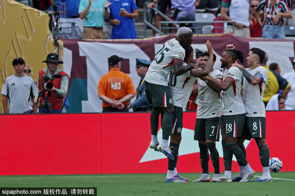 皇冠登一登二登三区别_曼联2-1西汉姆：费尔南德斯梅开二度皇冠登一登二登三区别，库尼亚闪耀，球队状态爆表！