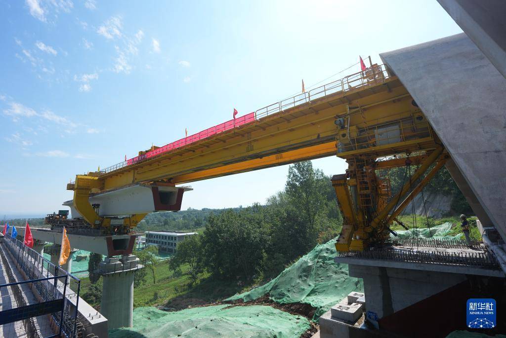 皇冠足球管理平台出租_西康高铁全线完成桥梁架设