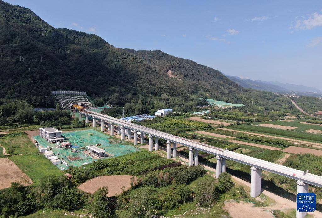 皇冠足球管理平台出租_西康高铁全线完成桥梁架设