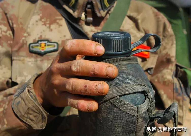 皇冠信用網最新地址_中国特种兵新装备摸秃美军皇冠信用網最新地址，网友：你跟我说这是解放军？