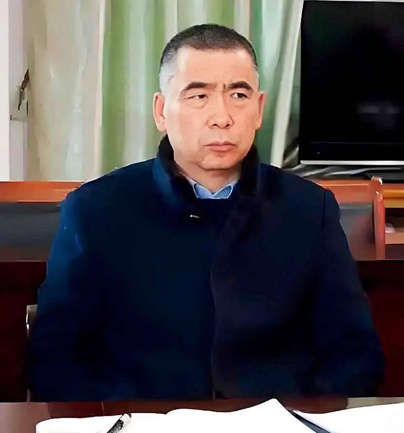 皇冠信用网登3出租_县委书记和女下属的“生意经”