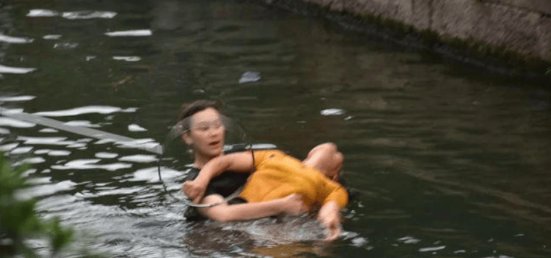 皇冠信用网登3_央媒力挺！俄罗斯女留学生水中救人皇冠信用网登3，获特殊身份后，意外一幕出现