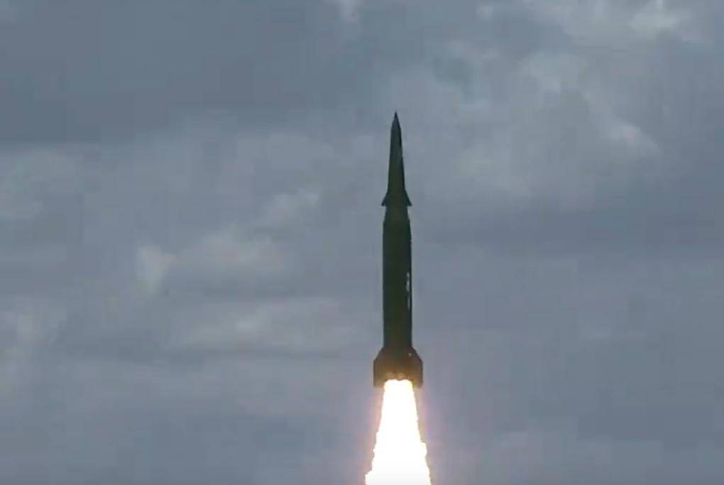 皇冠信用網会员开户_火箭军导弹“洲际快递”发射成功皇冠信用網会员开户，解放军潜艇出海助力，军事力量再升级！