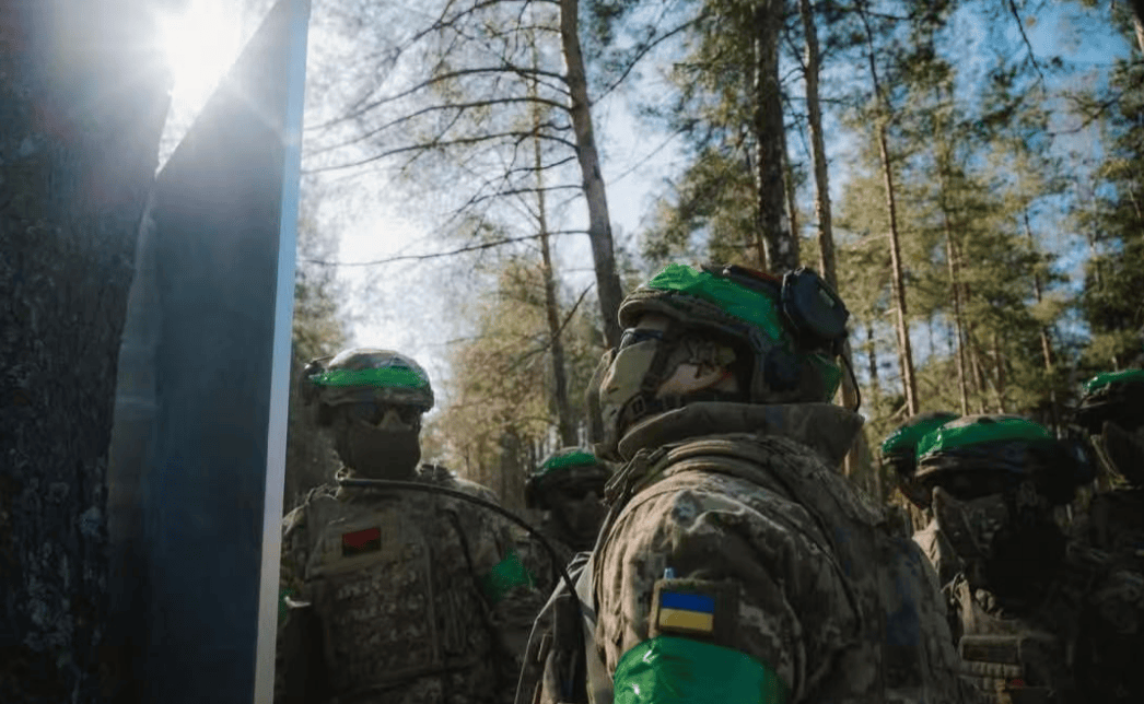 皇冠信用网代理_俄军尖兵攻入红军城市中心皇冠信用网代理，40%街区展开巷战，数万乌军和西方军人被困