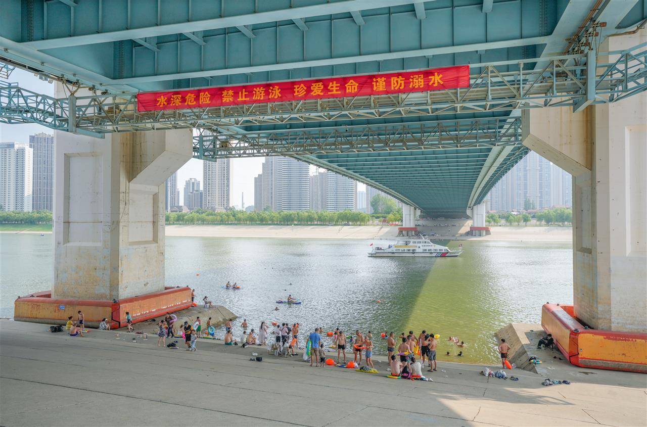 如何代理皇冠信用网_武汉多部门联合行动并提醒市民：远离两江通航水域如何代理皇冠信用网，莫让消暑变险情