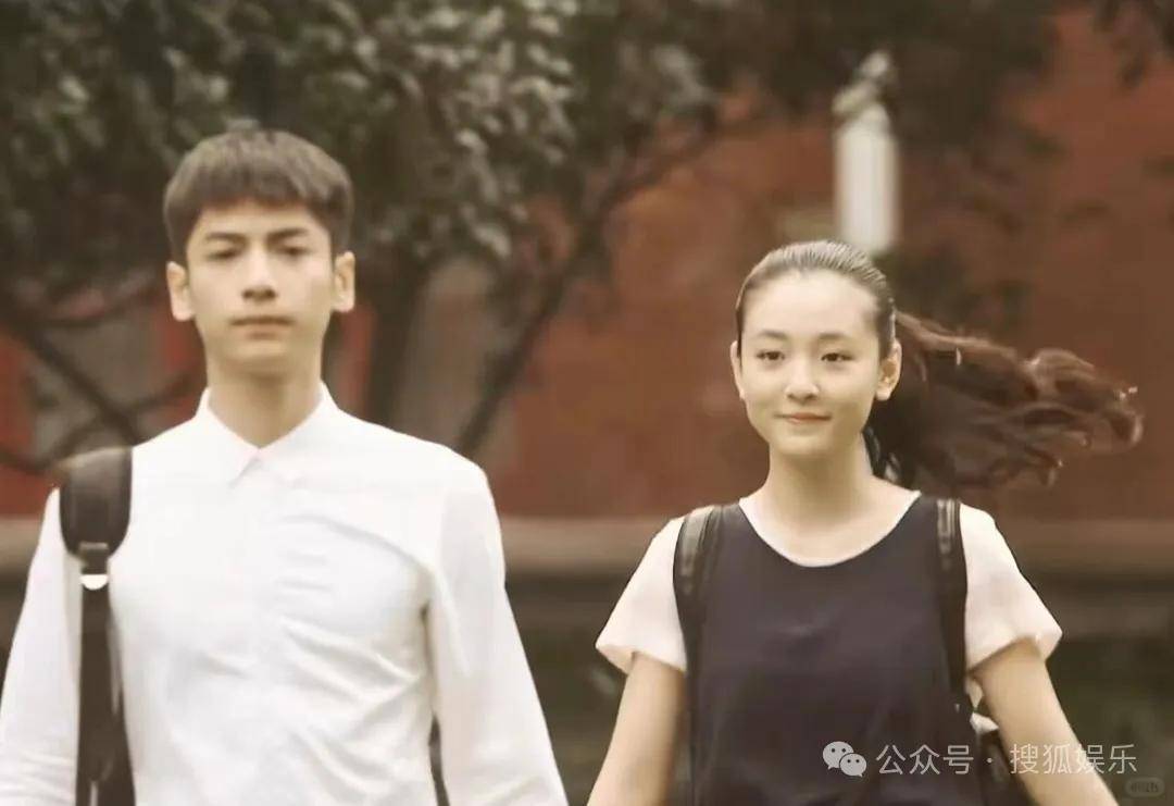 皇冠代理联系方式_离婚三年又被拍到亲密逛超市皇冠代理联系方式，他俩这是纯带娃还是真复合了？