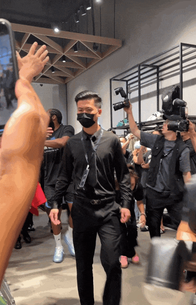 足球比赛外围买球网站_深新早点｜深圳多家超市爆满足球比赛外围买球网站！超10万人买！官方提醒