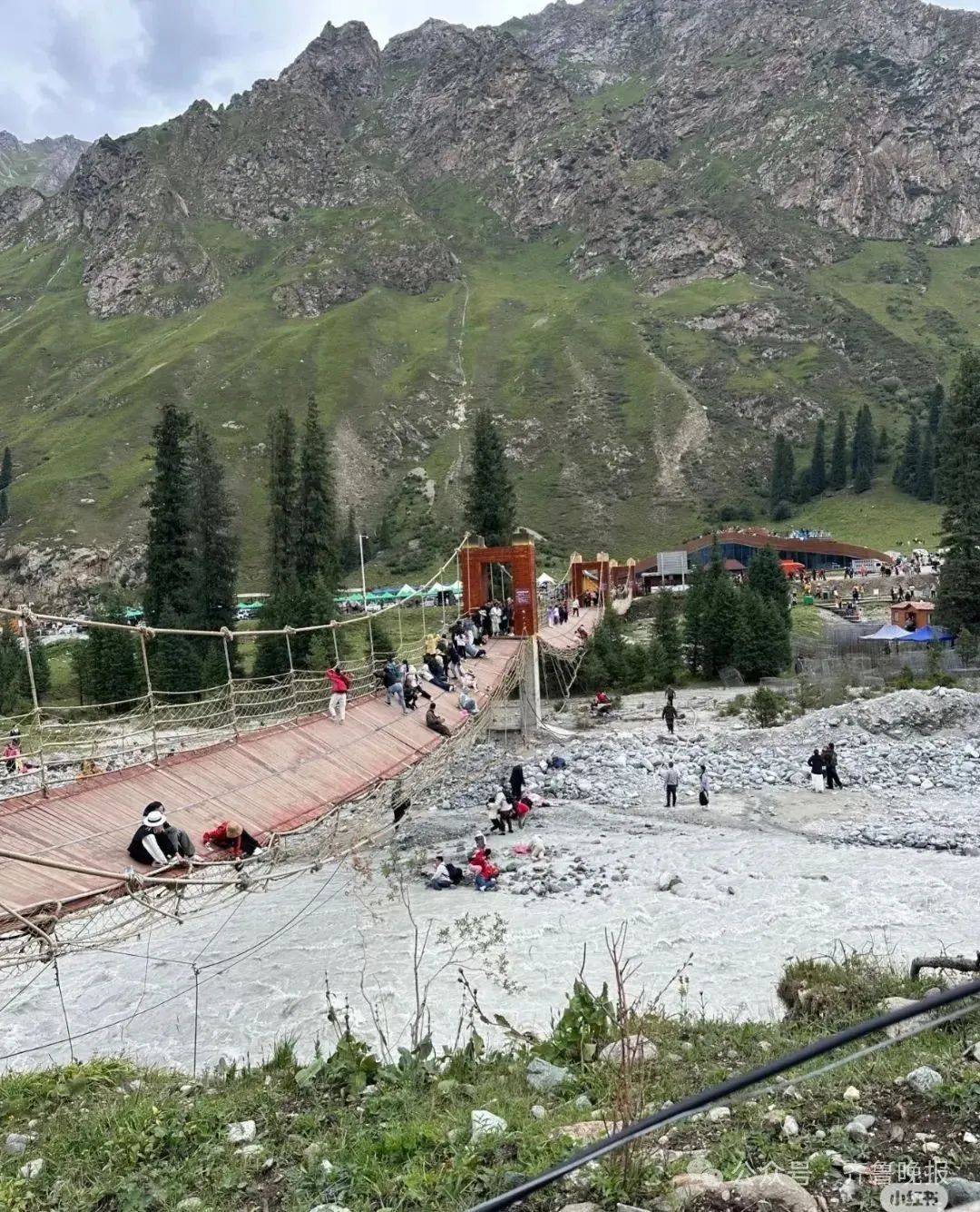 皇冠信用网代理如何注册_5人遇难24人受伤！新疆伊犁一景区吊桥桥索断裂皇冠信用网代理如何注册，亲历者称“现在手还在不断颤抖”