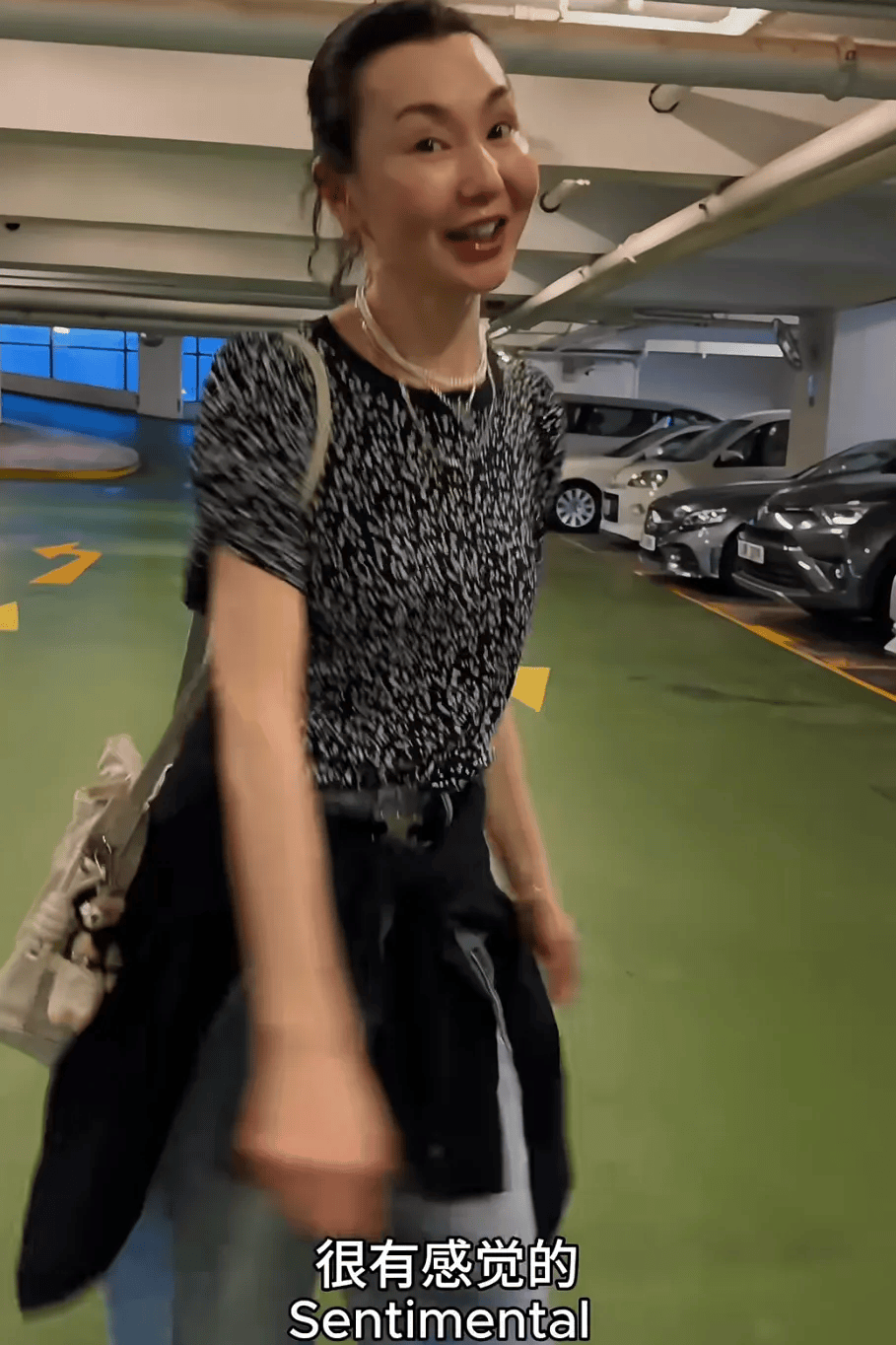 皇冠信用網怎么弄_60岁张曼玉突然罕见露面皇冠信用網怎么弄，疯狂自曝！网友：她眼里还有光