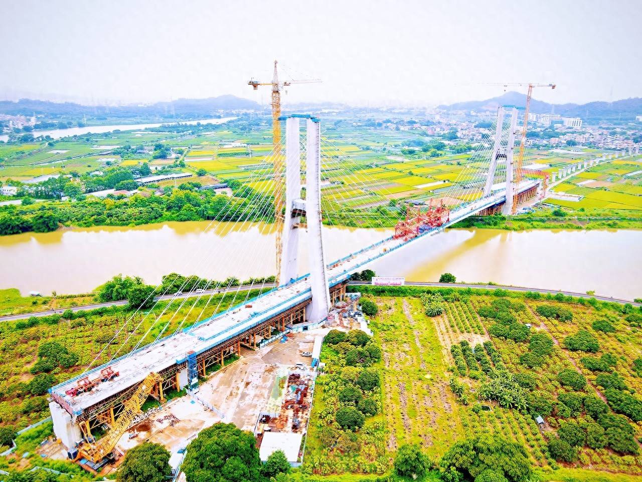 荷兰甲组联赛_粤东城际铁路首座斜拉桥合龙