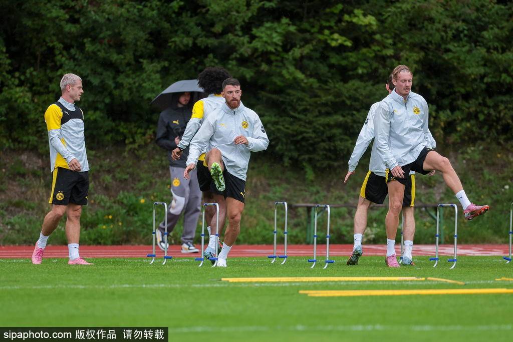 葡萄牙超级联赛_尤文全套阵容轮换葡萄牙超级联赛！弗拉霍维奇、道格拉斯-路易斯、科斯蒂奇登场背后的战术解析与球迷热议