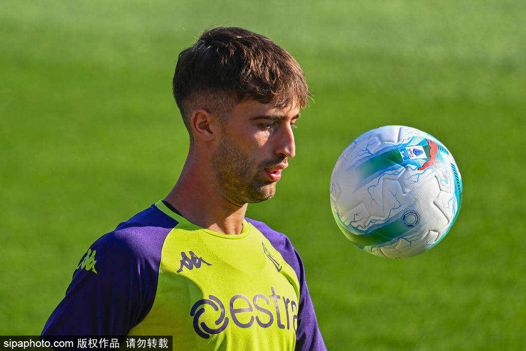 意大利杯_AC米兰新援德温特：年轻后卫将如何填补佳夫的空缺意大利杯？