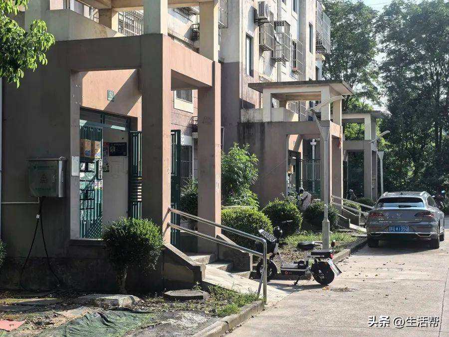 皇冠信用网最高占成_上海多个小区1700多个门禁集体失效皇冠信用网最高占成，居民炸锅：“太不安心了……”官方最新回应