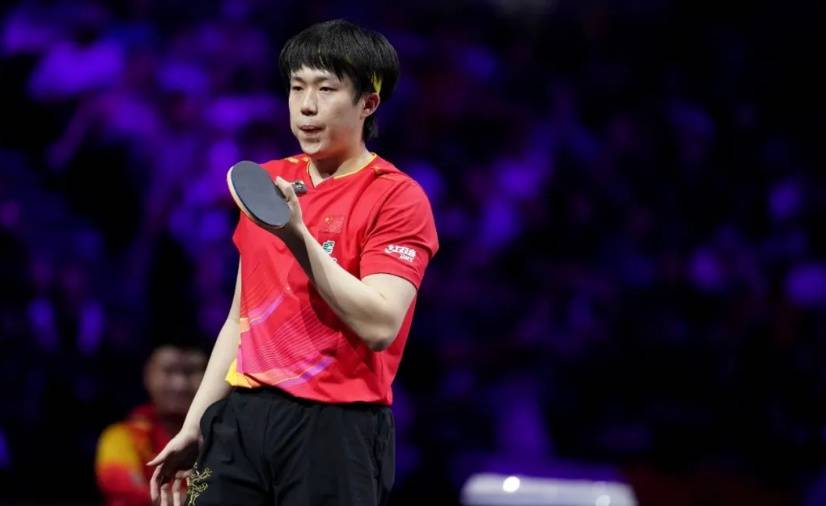 皇冠信用网会员_张本智和夺冠皇冠信用网会员，4比2胜王楚钦，赛后脱衣庆祝与王皓握手；此前称王皓握手“太敷衍”