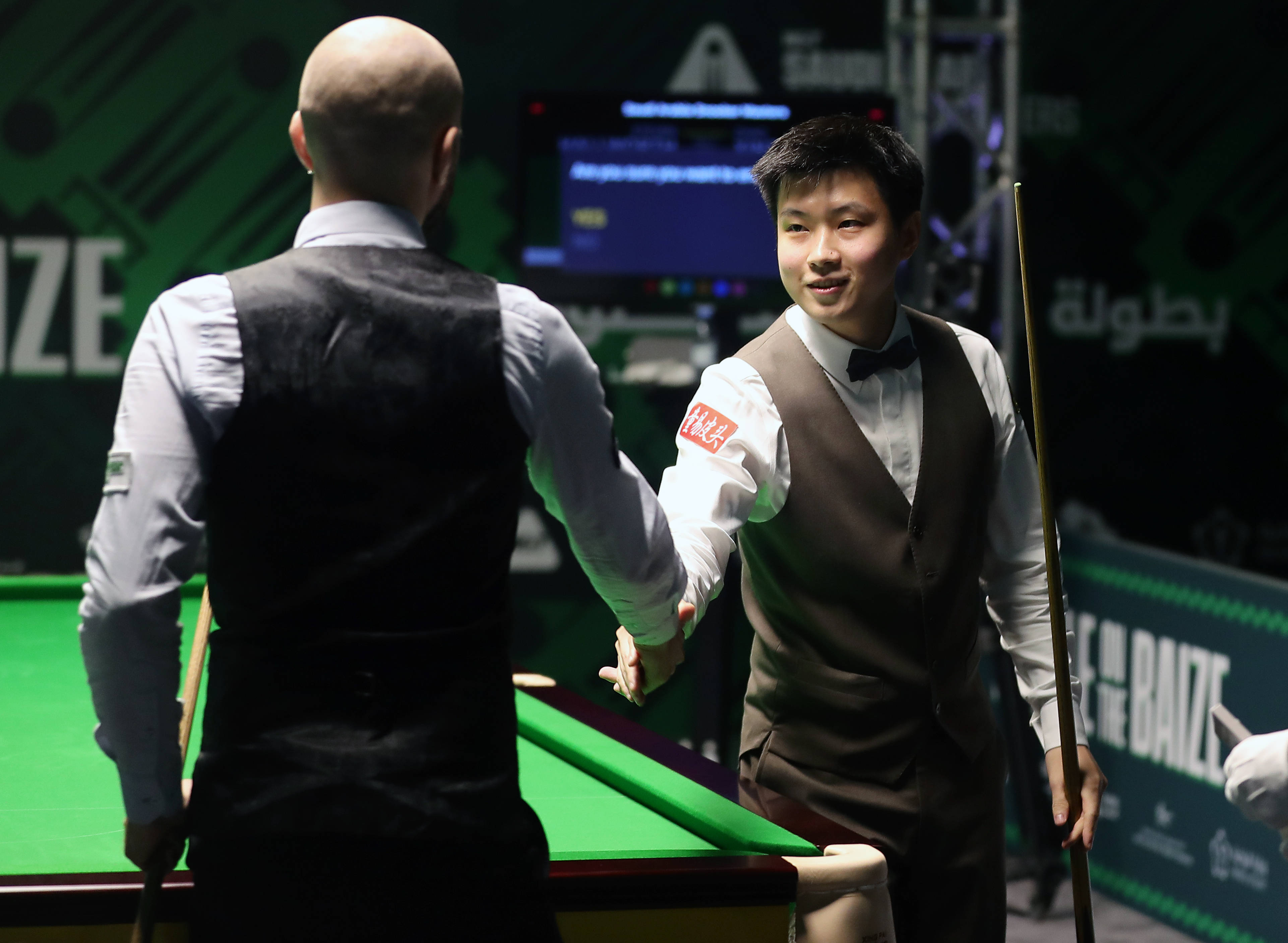 皇冠信用最新地址_（体育）斯诺克——沙特大师赛：赵心童晋级16强