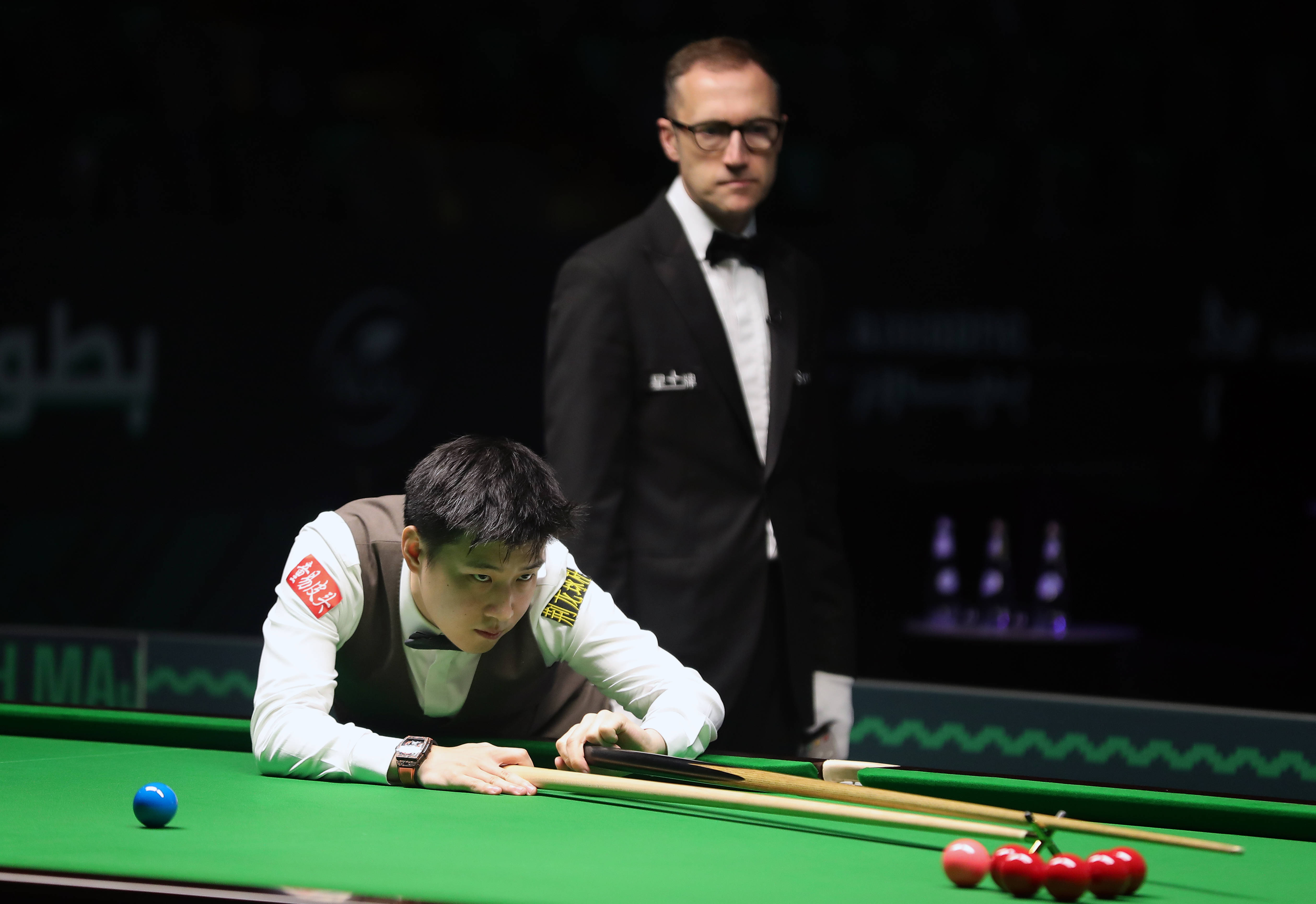 皇冠信用最新地址_（体育）斯诺克——沙特大师赛：赵心童晋级16强