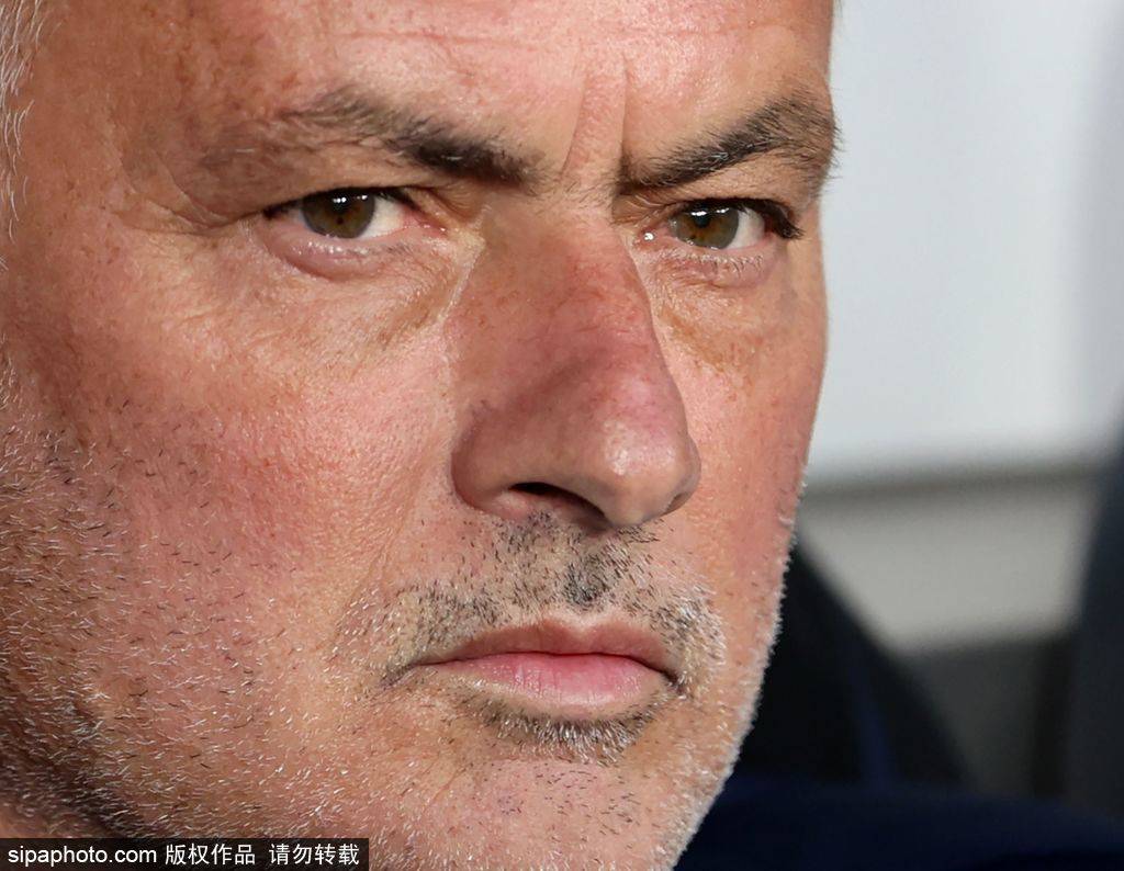 皇冠信用網如何注册_穆里尼奥的逆袭：C罗前队友助费内巴切翻盘晋级欧冠附加赛