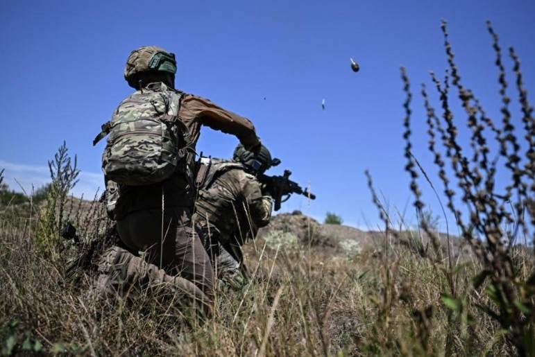 皇冠信用網在线注册_泽连斯基承认防线崩盘皇冠信用網在线注册，俄军狂飙突进18公里，直插乌军后勤枢纽