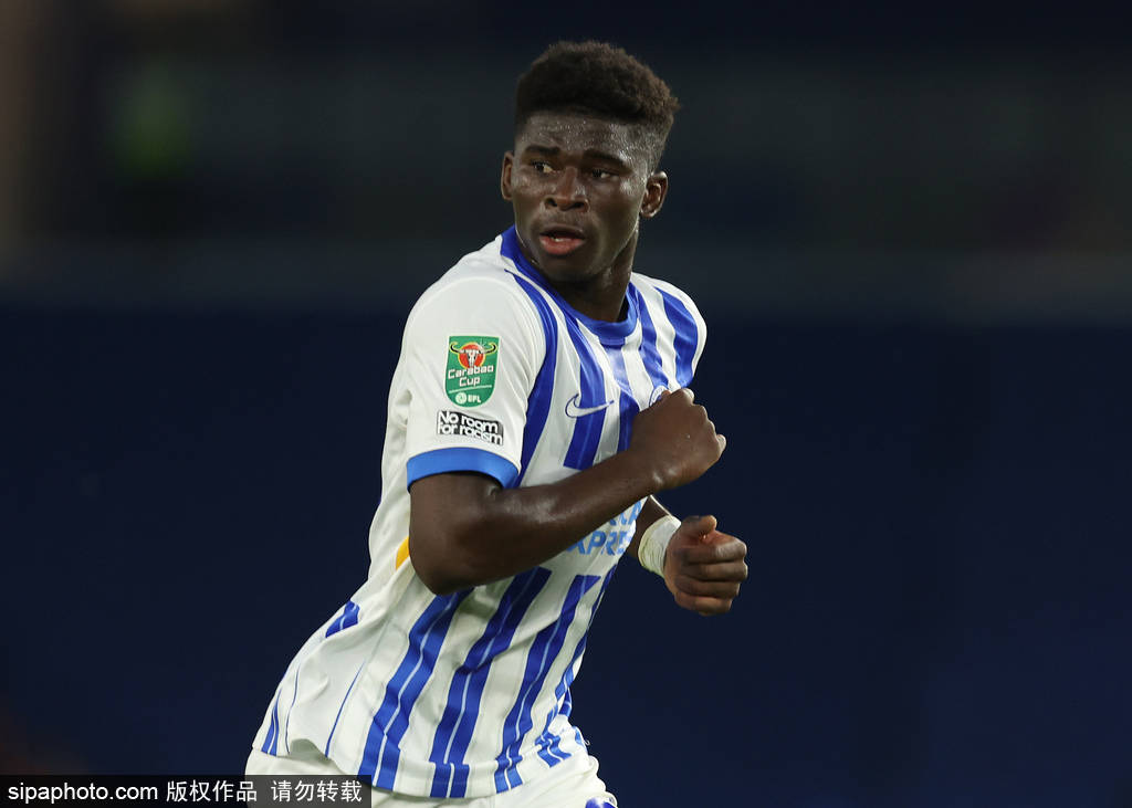 如何注册皇冠足球代理_曼联新星崛起：巴莱巴与红魔达成5年协议如何注册皇冠足球代理，转会背后隐藏着怎样的故事？