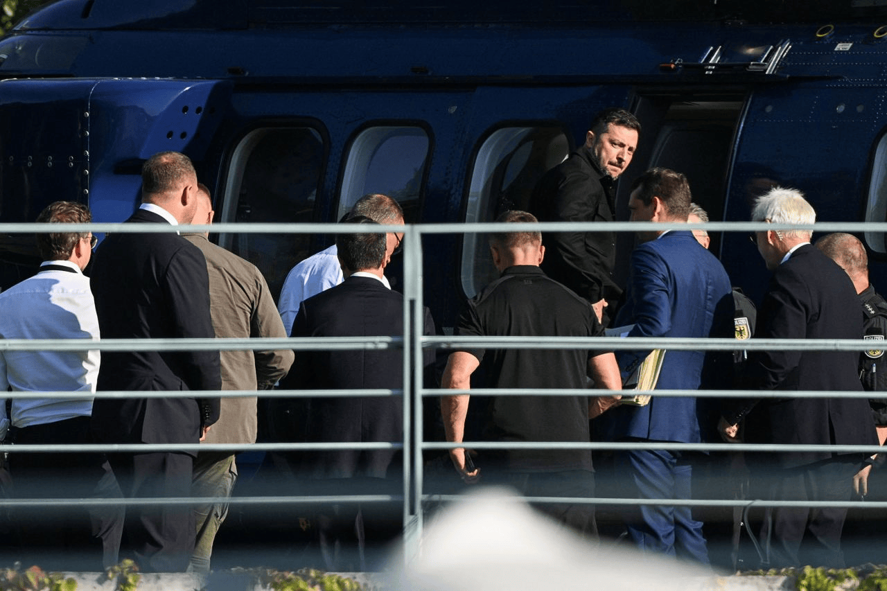 皇冠信用网代理注册_马克龙：特朗普称乌克兰领土问题只能由其领导人来谈判