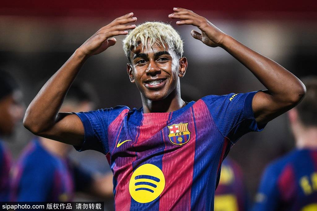 皇冠登1登2登3代理_观战台：利物浦打响英超揭幕战 曼联枪手锋线天团火拼