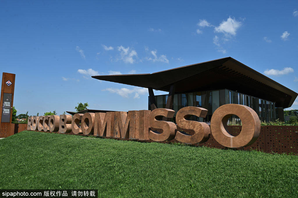 皇冠信用网平台_穆里尼奥的转会新目标：费内巴切对奥卡福的追逐