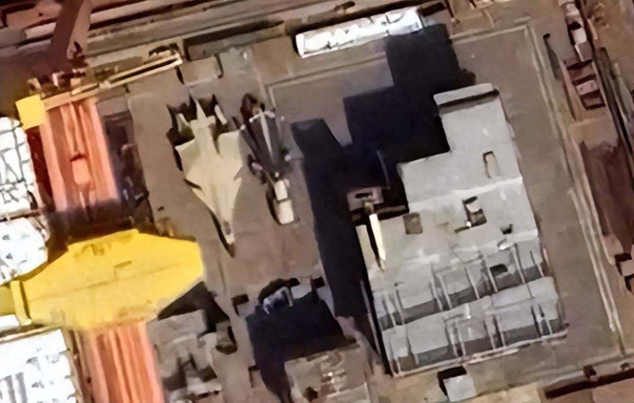 体育皇冠信用网_中国004型核航母初露真容体育皇冠信用网，42米宽300米长，排水量或超11万吨？