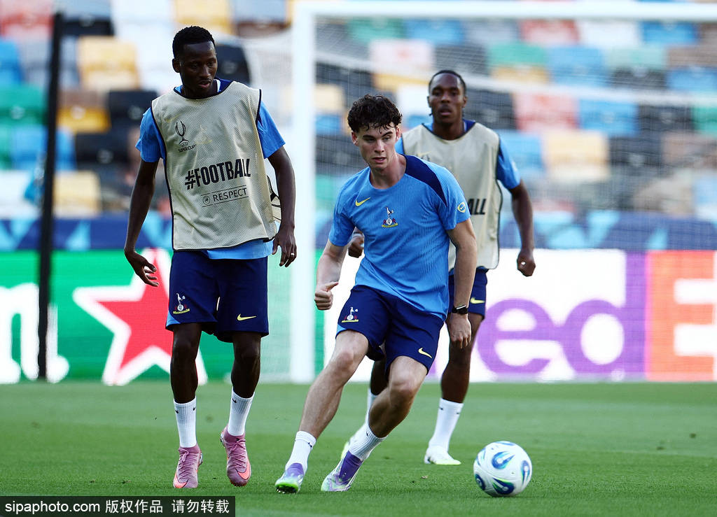 切尔西vs水晶宫_曼联首发阵容揭秘：达洛特担任右边卫切尔西vs水晶宫，战术调整成关键