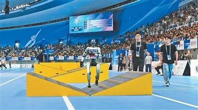 特温特vsPSV埃因霍温_全球首个人形机器人运动会精彩瞬间（新时代画卷）