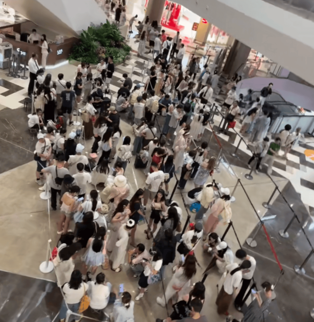 皇冠信用网登3代理_开业第一天就闭店！人多到崩溃皇冠信用网登3代理，排队超8小时，品牌道歉，补偿方案公布！