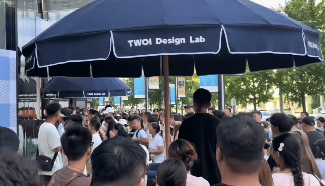 皇冠信用网登3代理_开业第一天就闭店！人多到崩溃皇冠信用网登3代理，排队超8小时，品牌道歉，补偿方案公布！