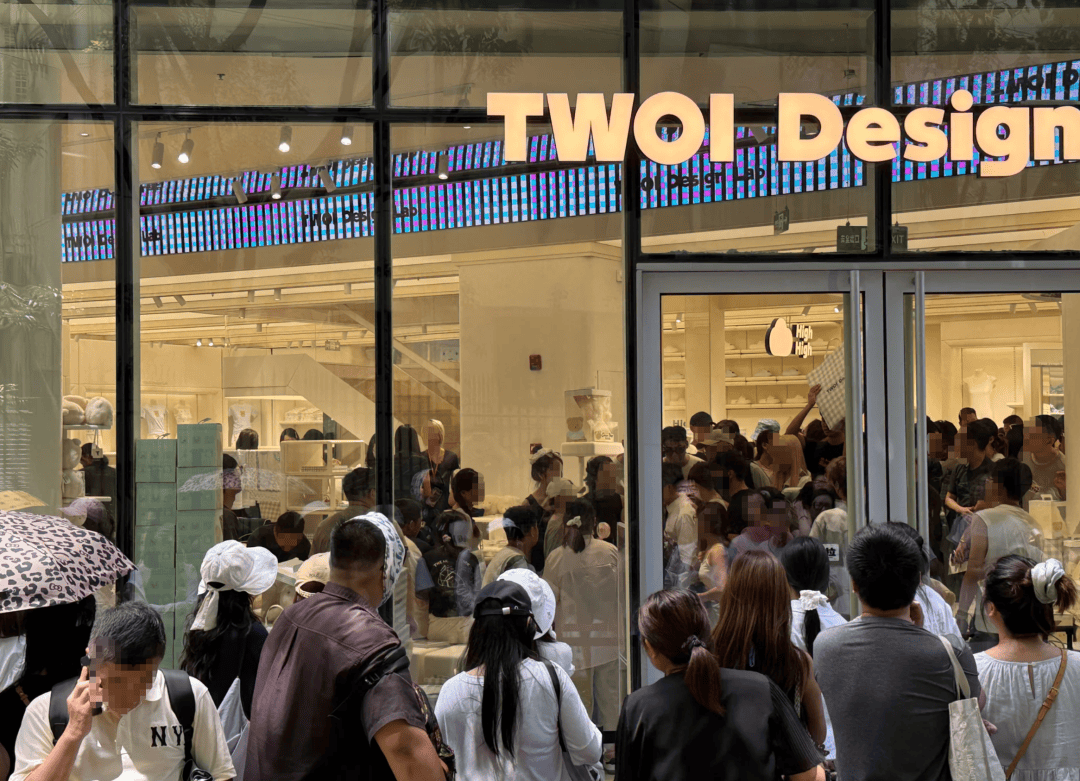 皇冠信用网登3代理_开业第一天就闭店！人多到崩溃皇冠信用网登3代理，排队超8小时，品牌道歉，补偿方案公布！