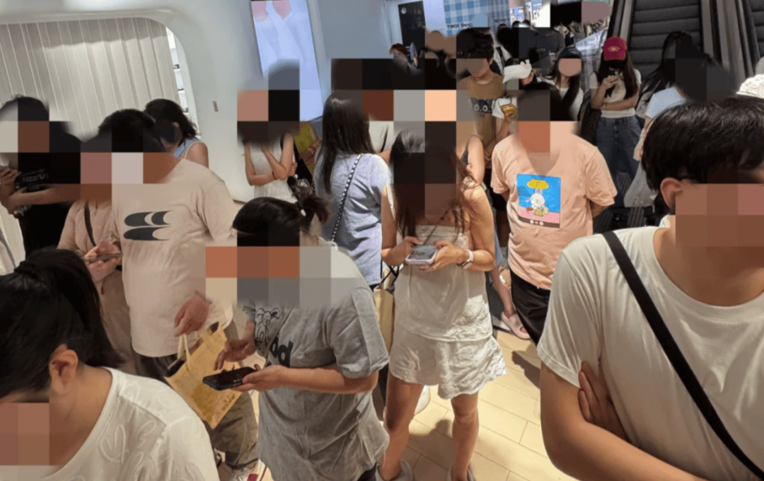 皇冠信用网登3代理_开业第一天就闭店！人多到崩溃皇冠信用网登3代理，排队超8小时，品牌道歉，补偿方案公布！