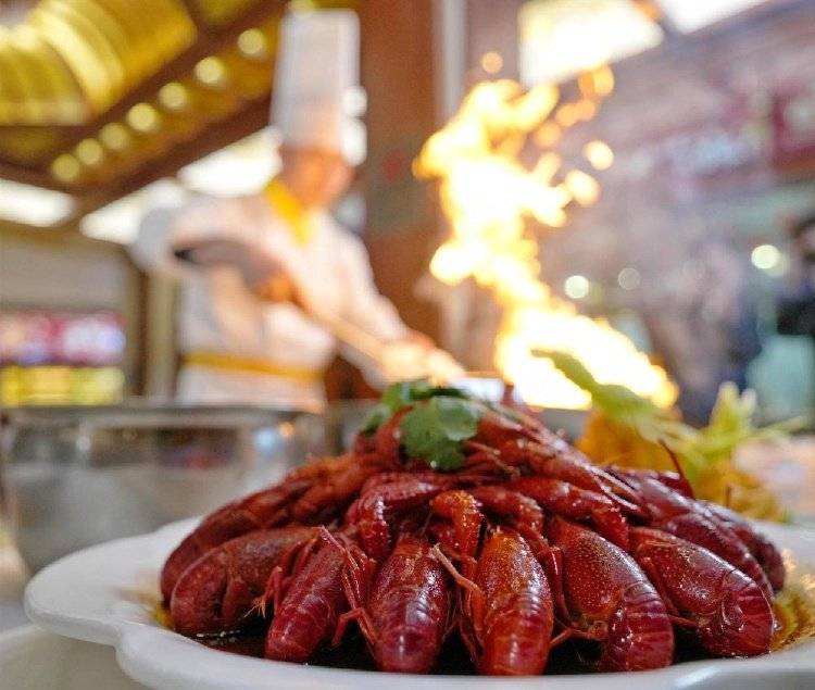 皇冠信用网登3代理_近两年闭店率高达37.2%皇冠信用网登3代理，夜宵“顶流”小龙虾为何“不香”了