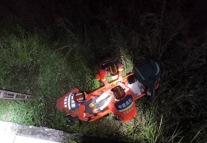 皇冠信用网如何注册_14岁少年少女一跃而下皇冠信用网如何注册，轻生原因竟都是……