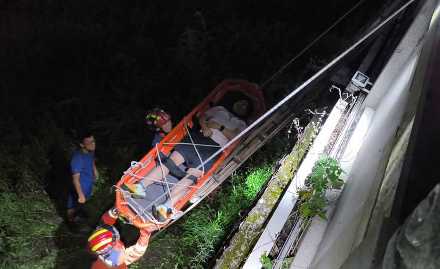 皇冠信用网如何注册_14岁少年少女一跃而下皇冠信用网如何注册，轻生原因竟都是……