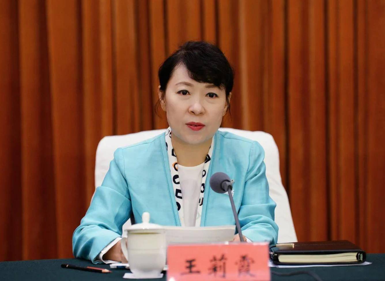 皇冠信用網登2_极目政情丨61岁女“老虎”王莉霞被查！系今年第三名任上被查的省级政府“一把手”皇冠信用網登2，上周还在指挥工作