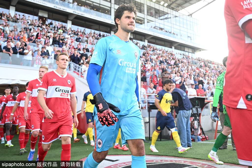 怎么开皇冠信用_曼联转会新动态：拉门斯加盟在即怎么开皇冠信用，2000万欧元转会费背后的战略考量