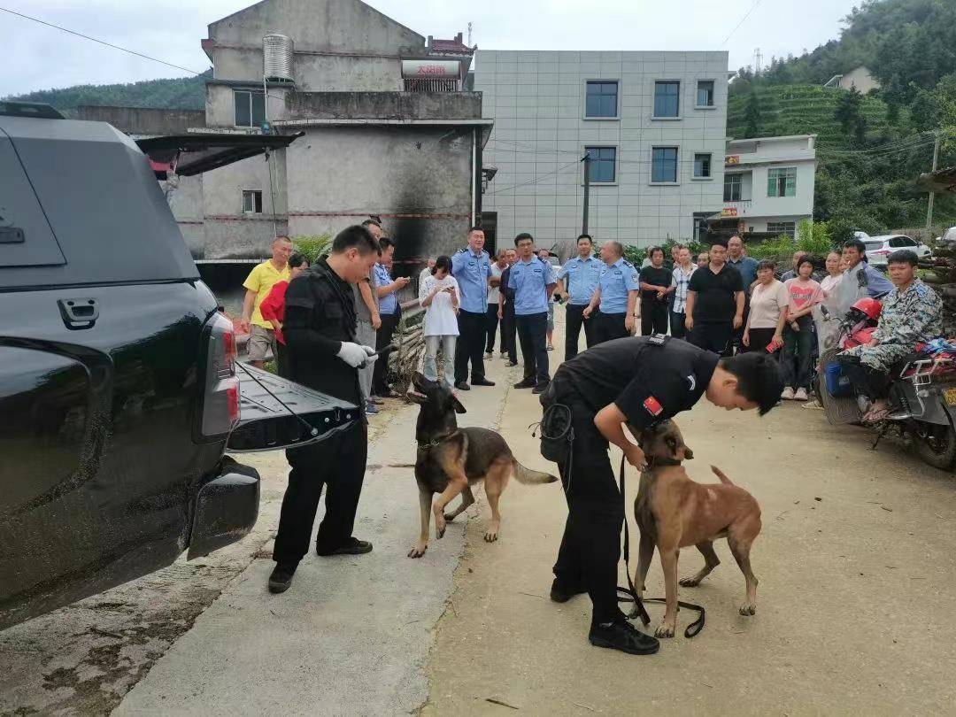 皇冠信用網登123出租_湖南新韶突然失踪的2岁女孩平安找到皇冠信用網登123出租，当地公安：在距离家1公里外的山林石缝中发现