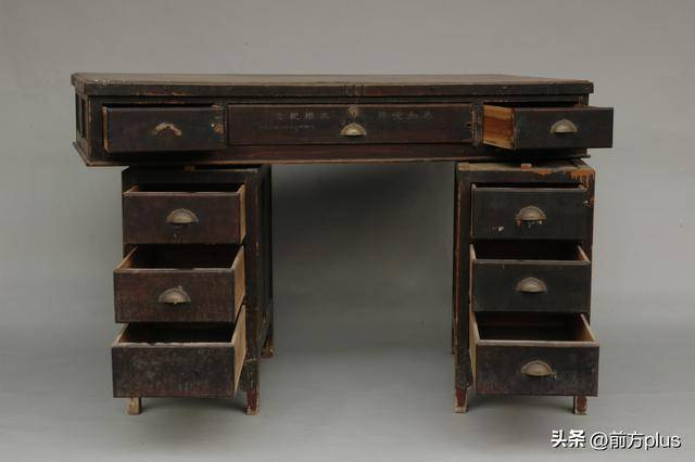 皇冠信用网怎么代理_这张办公桌见证中国战区受降典礼