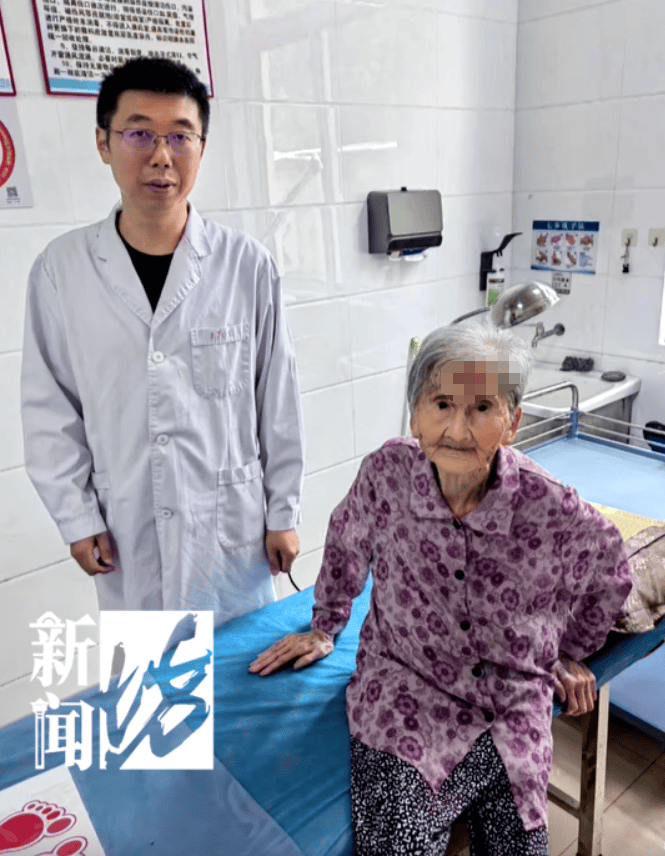 捷克甲组联赛 _太突然！上海98岁阿婆拿起剪刀捷克甲组联赛 ，一把剪掉头上的“角”！网友：对自己够狠