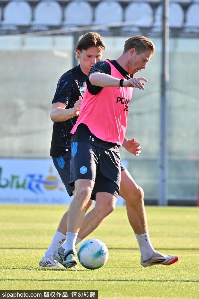  博托沙尼vs米耶尔库雷亚丘克_麦克托米奈与德布劳内双星闪耀 博托沙尼vs米耶尔库雷亚丘克，那不勒斯完胜萨索洛