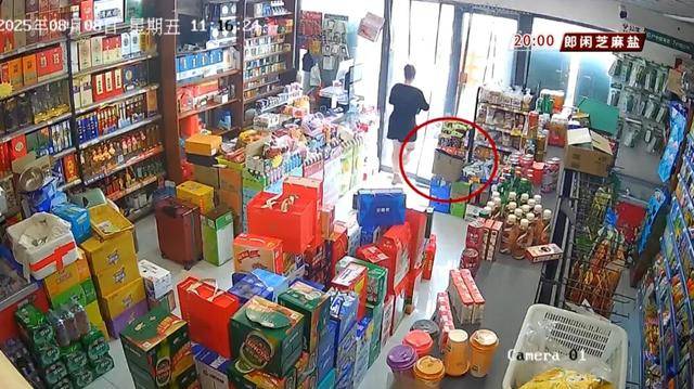 信用平台出租_济南一超市内发现遗落提包信用平台出租，里面竟有12万现金，谁的？