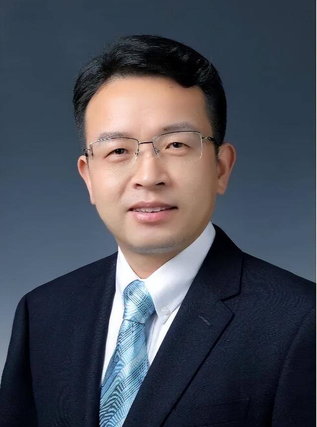 奥斯堡vs拜仁慕尼黑_江南大学新任命两名党委常委、副校长