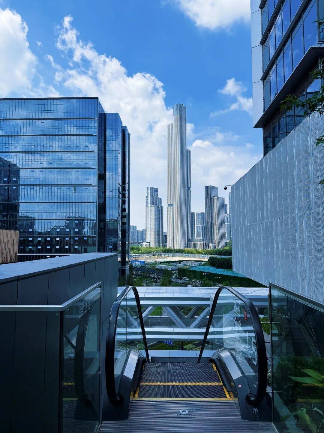 保加利亚甲组联赛_南京含“金”量还在上升！江东中路“金三角”保加利亚甲组联赛，上半年合计赚超400亿元