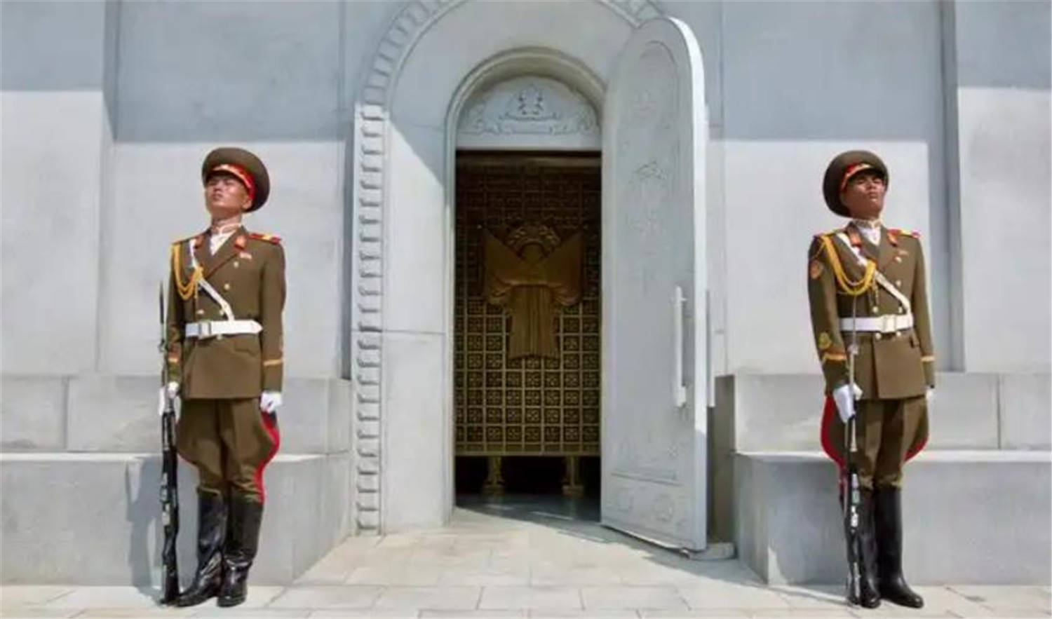 皇冠信用网怎么代理_金正恩访华之前皇冠信用网怎么代理，特意带着花去了一个地方，中国人一看，热泪盈眶