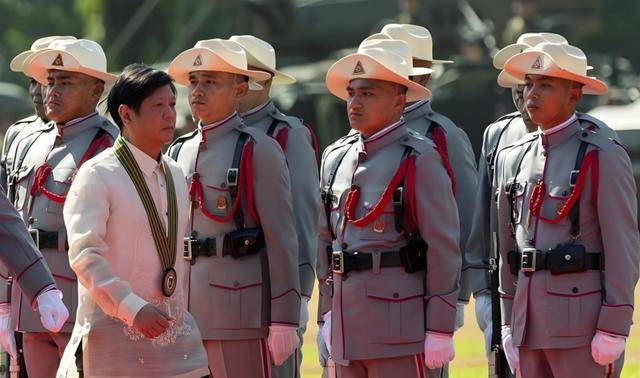 皇冠信用網代理流程_24艘中国舰船列阵仁爱礁皇冠信用網代理流程，菲方断粮112天后，成功完成补给！